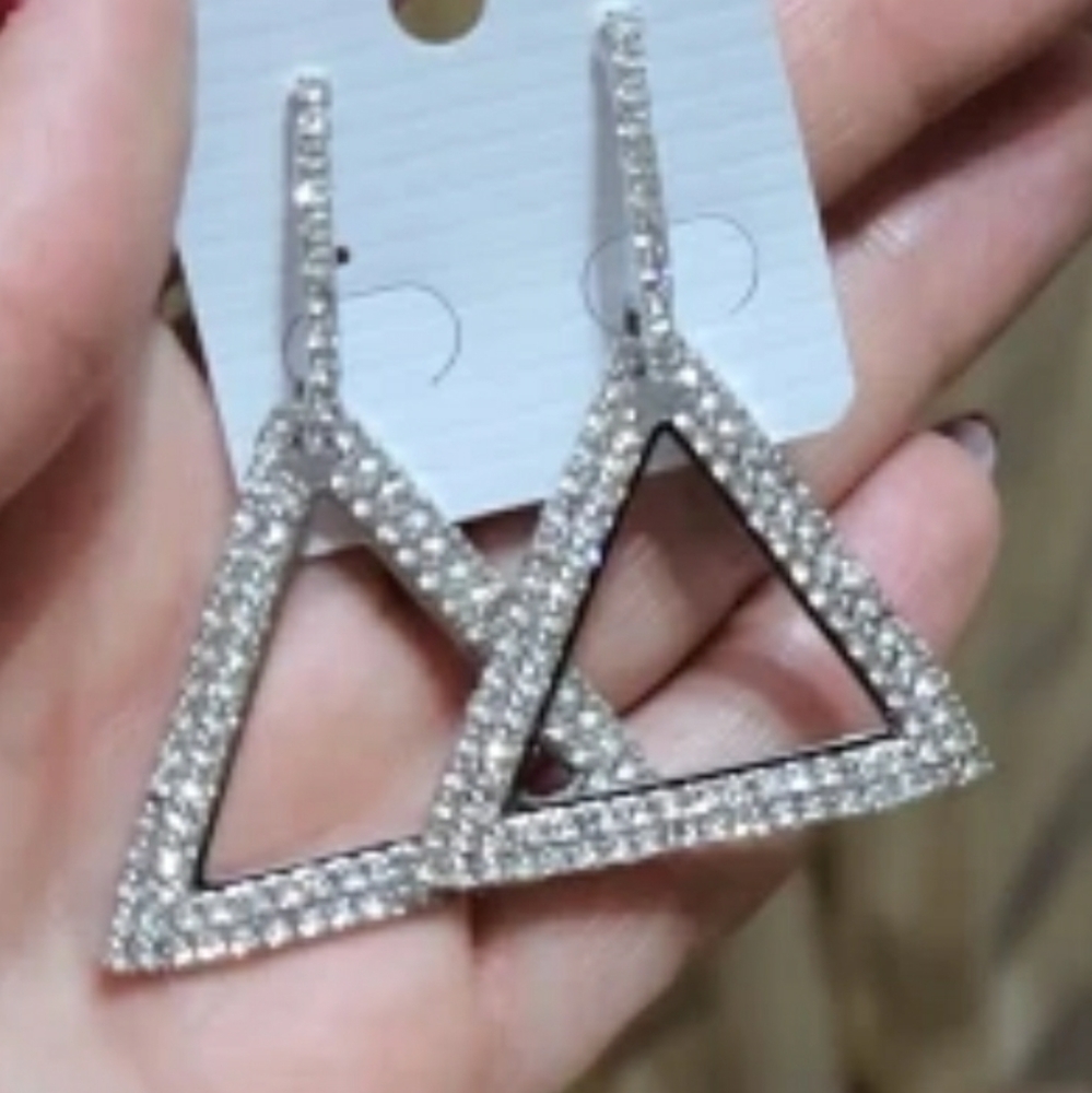 TRIANGLE CRYSTAL SILVER EARRINGS - Picture 4 of 4